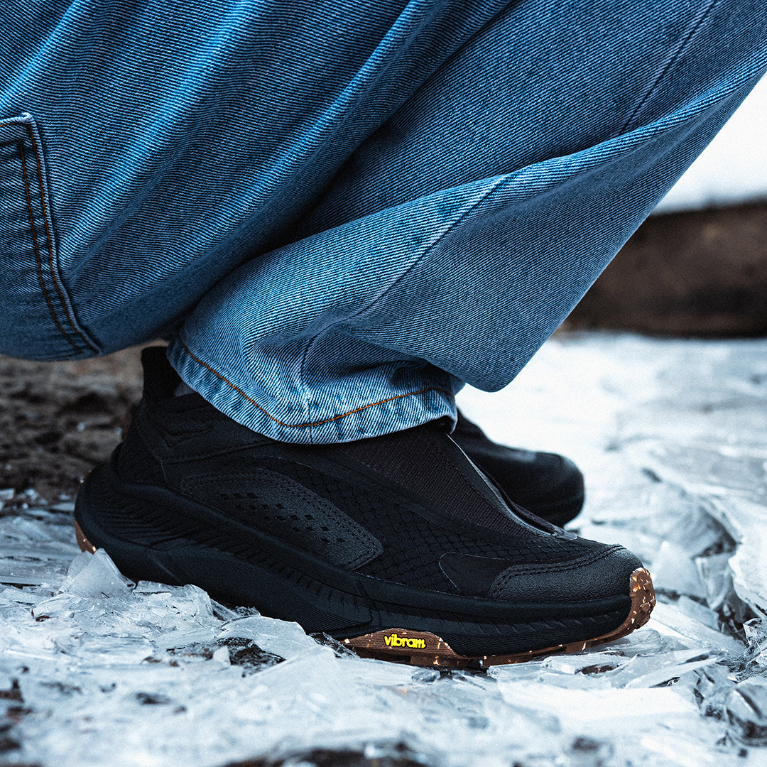 HOKA（ホカ）| PROJECT TRANSPORT / CARBON BLACK/BLACK