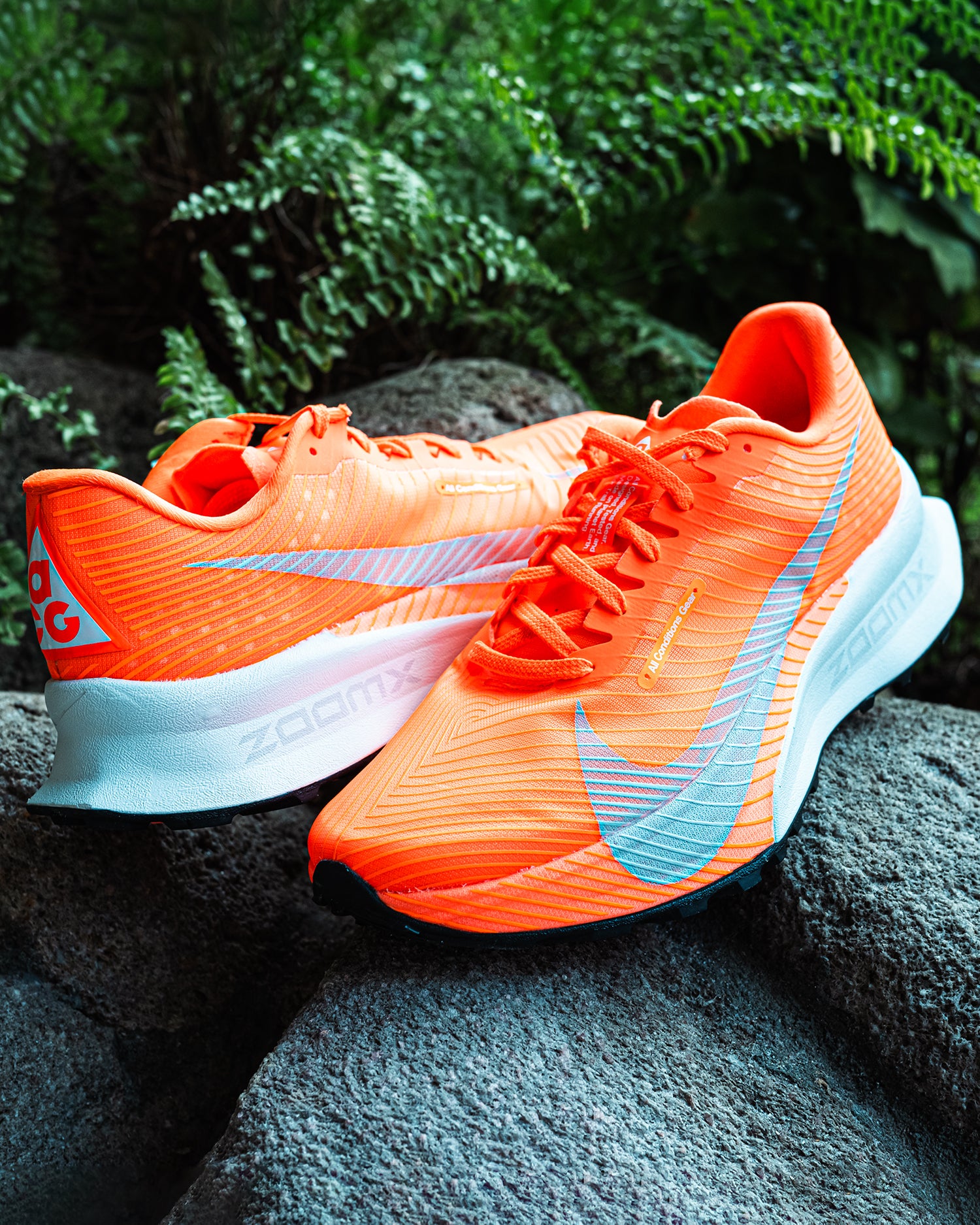NIKE ACG ULTRAFLY TRAIL / HYPER CRIMSON
