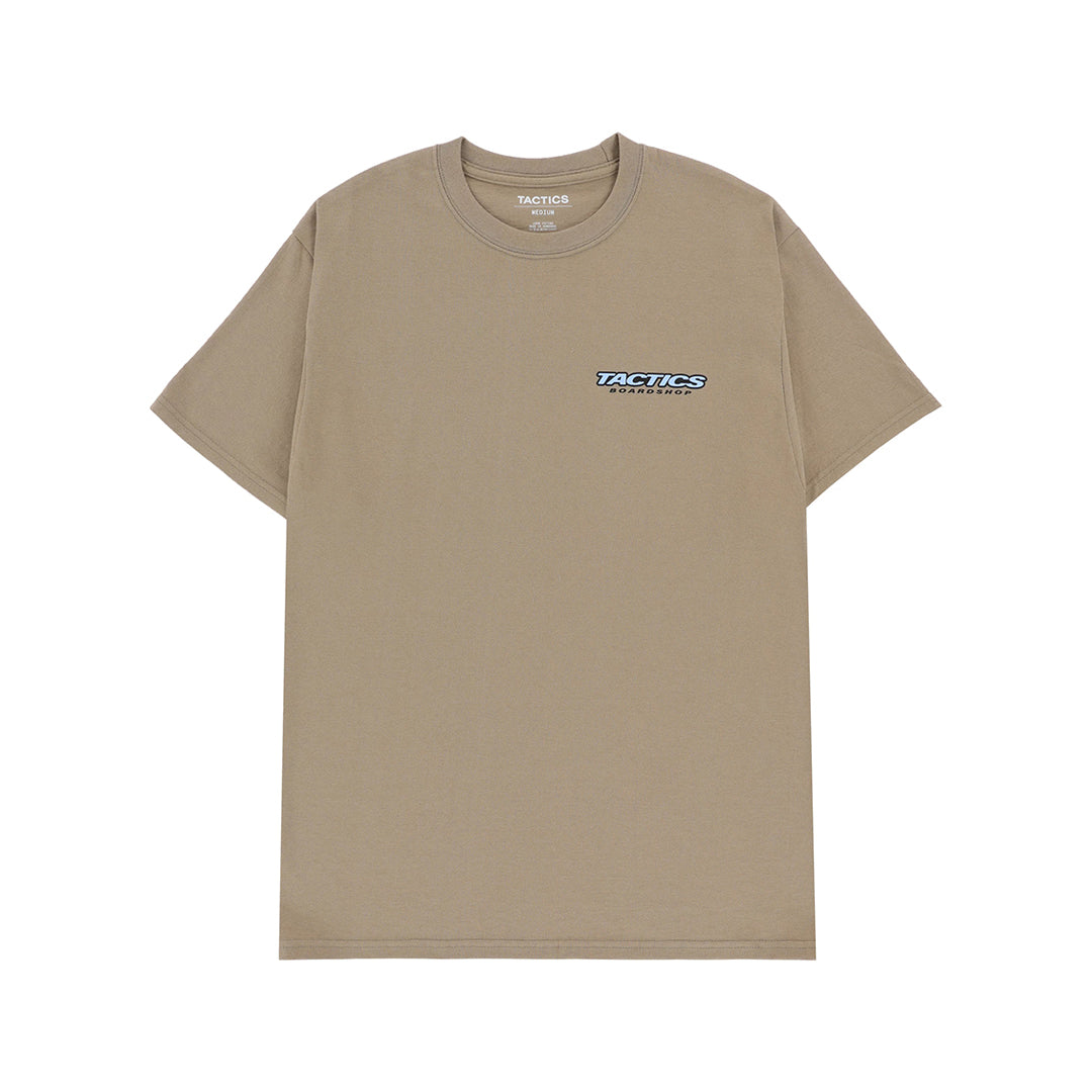 TACTICS（タクティクス）| THROWBACK LOGO T-SHIRT / LIGHT BROWN | スノーボード・スケートボードのTACTICS JAPAN