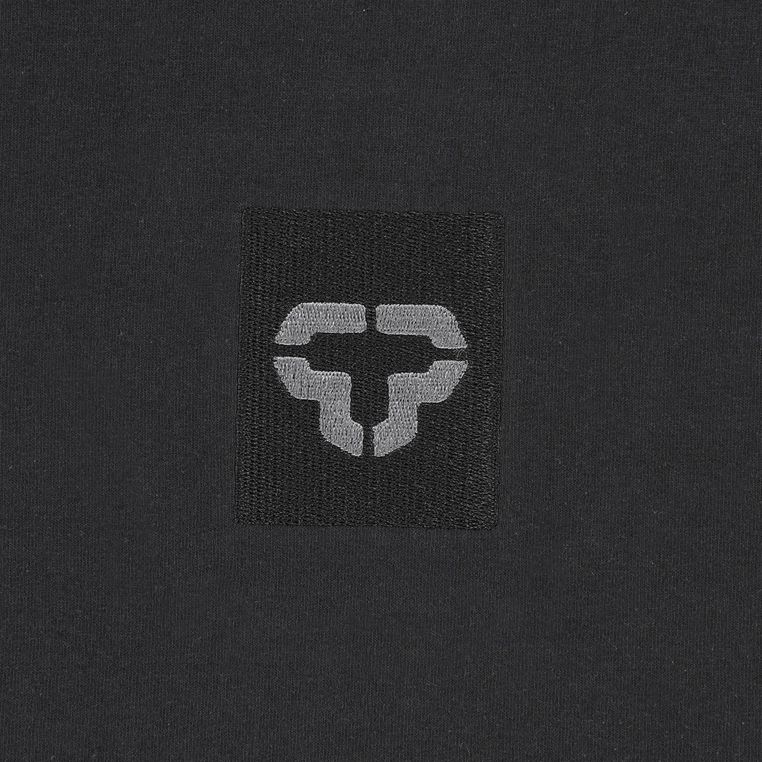 TONAL ICON EMBROIDERED T-SHIRT / BLACK