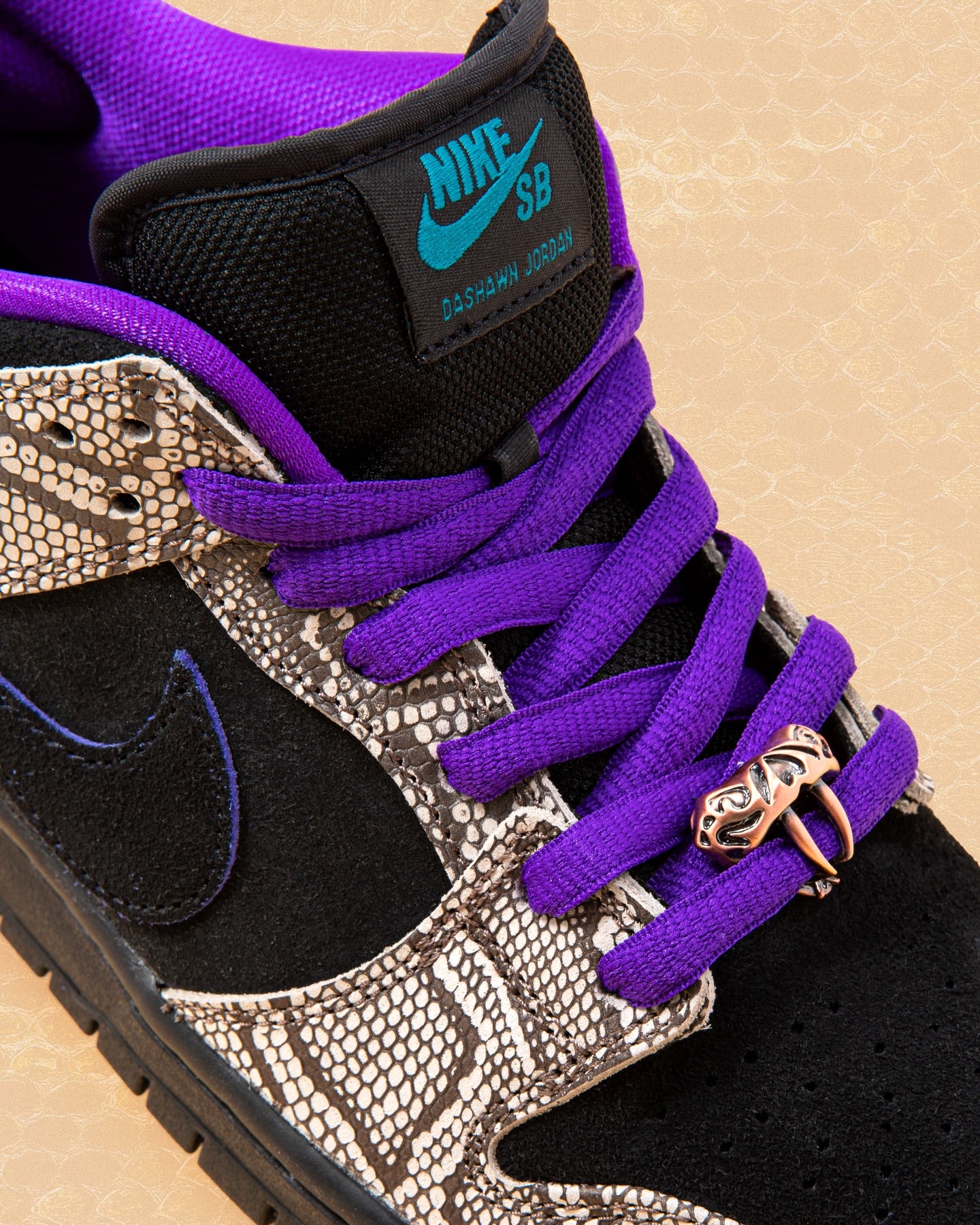 NIKE SB（ナイキ スケートボーディング）| NIKE SB DUNK LOW PRO QS "DASHAWN JORDAN"  | スノーボード・スケートボードのTACTICS JAPAN