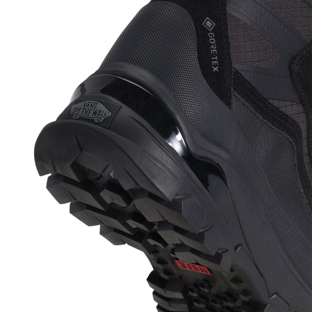 VANS（ヴァンズ）| SNOW KICKER GORE-TEX BOOT / BLACKOUT